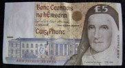 BEAUTIFUL & RARE IRELAND 5 POUNDS NOTE 1996 C. MCAULEY 