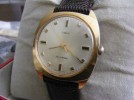 Men Vintage Timex Self-Wind Unique Gold Tone Case Watch 