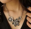 Luxury charm barogue flower rhinestone necklace 