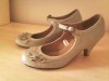 LOVELY LADIES LEATHER HEEL SHOES SIZE 5 TRENDY. 