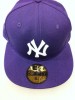 GORRA DE LOS YANKEES DE NEW YORK MARCA NEW ERA COLOR MORADO ORIGINAL  MODA 