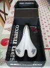 Sella SAN MARCO ASPIDE SUPERLEGGERA bianca - Full Carbon!!! Come Nuova!!! | eBay</title><meta name=